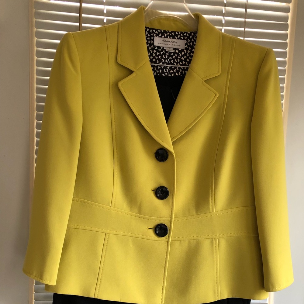 Women’s suit - good condition